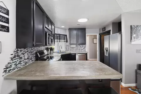Kitchen - 2810 Lakewood Dr, Redding, CA 96001 photo 3 of 3