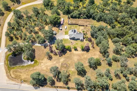 18255 Gas Point Rd, Cottonwood, CA 96022