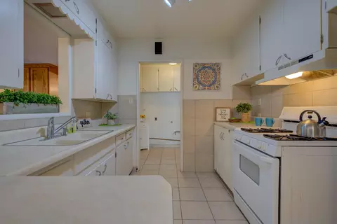 Kitchen - 3267 E Bailey Dr, Anderson, CA 96007 photo 1 of 4