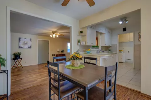 Dining - 3267 E Bailey Dr, Anderson, CA 96007 photo 2 of 3