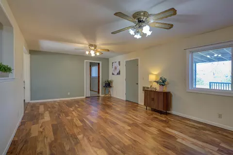 Living - 3267 E Bailey Dr, Anderson, CA 96007 photo 4 of 7