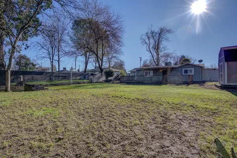 Exterior - 3267 E Bailey Dr, Anderson, CA 96007 photo 7 of 9
