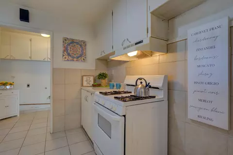 Kitchen - 3267 E Bailey Dr, Anderson, CA 96007 photo 3 of 4