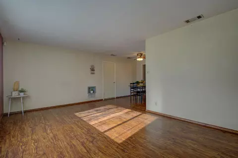 Living - 3267 E Bailey Dr, Anderson, CA 96007 photo 2 of 7