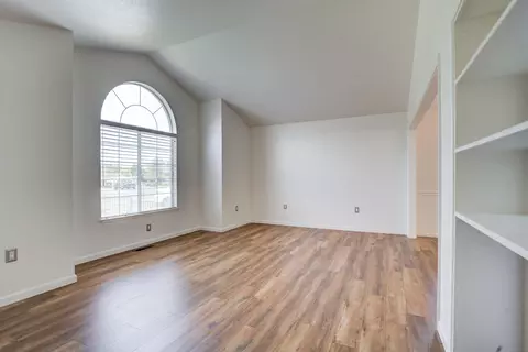 Living - 3849 Appalachian Way, Redding, CA 96001 photo 4 of 13