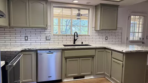 Kitchen - 3849 Appalachian Way, Redding, CA 96001 photo 5 of 8