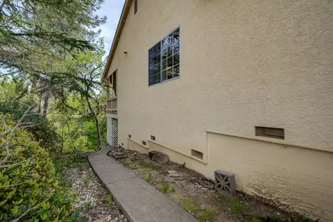 Exterior - 3849 Appalachian Way, Redding, CA 96001 photo 11 of 12
