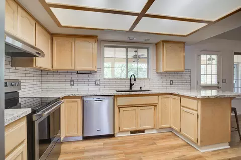 Kitchen - 3849 Appalachian Way, Redding, CA 96001 photo 4 of 4