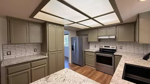 Kitchen - 3849 Appalachian Way, Redding, CA 96001 photo 8 of 8