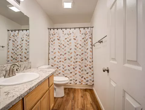Bath - 3849 Appalachian Way, Redding, CA 96001 photo 1 of 3
