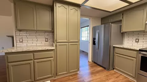 Kitchen - 3849 Appalachian Way, Redding, CA 96001 photo 6 of 8