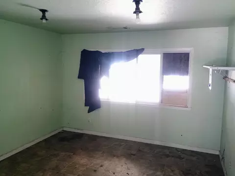 Bedroom - 14425 Holiday Rd, Redding, CA 96003 photo 1 of 4