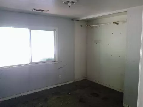 Bedroom - 14425 Holiday Rd, Redding, CA 96003 photo 2 of 4