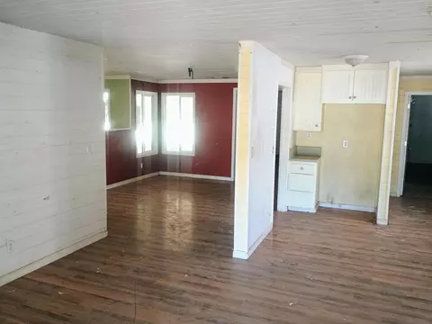 Living - 14425 Holiday Rd, Redding, CA 96003 photo 1 of 3