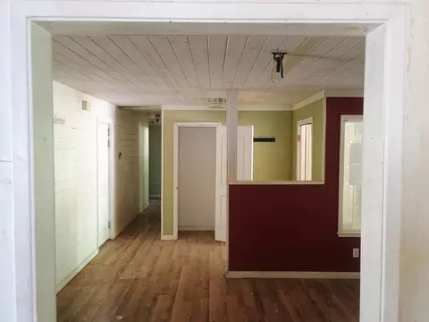 Entry Way - 14425 Holiday Rd, Redding, CA 96003 photo 1 of 2