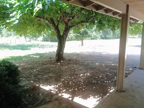 Exterior - 14425 Holiday Rd, Redding, CA 96003 photo 8 of 10