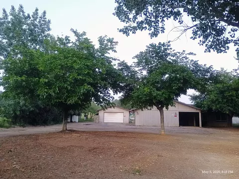 14425 Holiday Rd, Redding, CA 96003