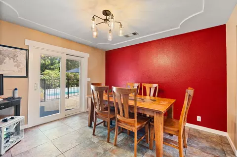 Dining - 2373 Calle Seca Ct, Redding, CA 96002 photo 3 of 3