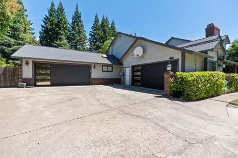 Exterior - 2373 Calle Seca Ct, Redding, CA 96002 photo 6 of 19