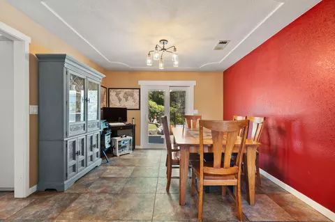 Dining - 2373 Calle Seca Ct, Redding, CA 96002 photo 1 of 3