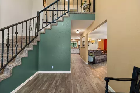 Entry Way - 2373 Calle Seca Ct, Redding, CA 96002 photo 2 of 4