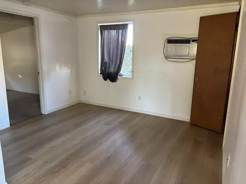 Living - 1933 Eureka Way, Redding, CA 96001 photo 2 of 6