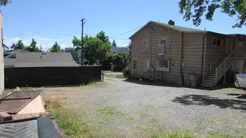 Exterior - 1933 Eureka Way, Redding, CA 96001 photo 6 of 16