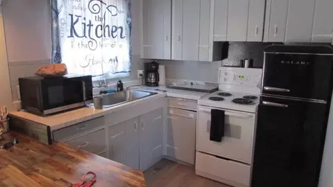 Kitchen - 1933 Eureka Way, Redding, CA 96001 photo 7 of 8
