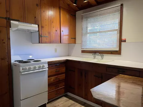 Kitchen - 1933 Eureka Way, Redding, CA 96001 photo 6 of 8