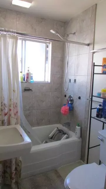 Bath - 1933 Eureka Way, Redding, CA 96001 photo 3 of 9