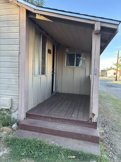 Exterior - 1933 Eureka Way, Redding, CA 96001 photo 13 of 16