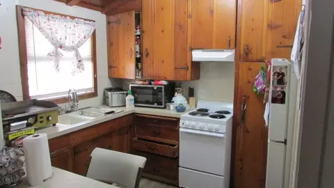 Kitchen - 1933 Eureka Way, Redding, CA 96001 photo 5 of 8