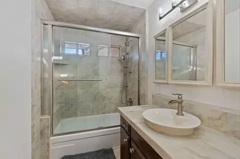 Bath - 20831 Clough Creek Rd, Redding, CA 96002 photo 1 of 8