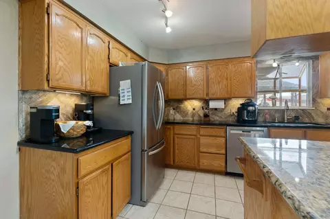 Kitchen - 20831 Clough Creek Rd, Redding, CA 96002 photo 18 of 19