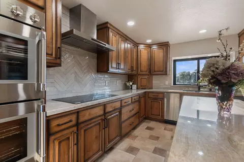 Kitchen - 20831 Clough Creek Rd, Redding, CA 96002 photo 9 of 19
