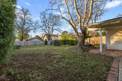 Exterior - 2343 North St, Redding, CA 96001 photo 6 of 25