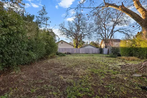 Exterior - 2343 North St, Redding, CA 96001 photo 7 of 25