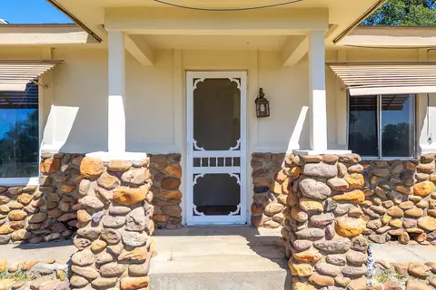 Exterior - 2362 Old Alturas Rd, Redding, CA 96003 photo 4 of 4