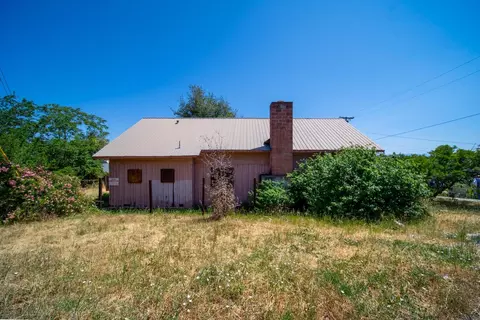 Exterior - 1868 Gold St, Redding, CA 96001 photo 8 of 8