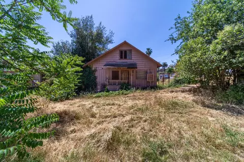 Exterior - 1868 Gold St, Redding, CA 96001 photo 4 of 8