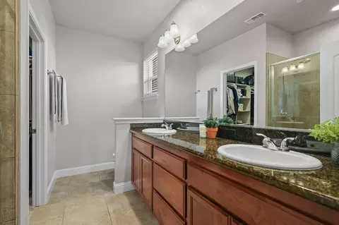Bath - 6323 Oxbow St, Redding, CA 96001 photo 1 of 4