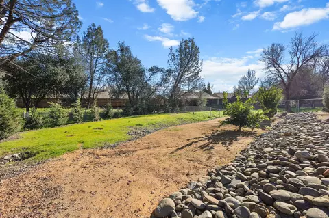 Exterior - 6323 Oxbow St, Redding, CA 96001 photo 12 of 26