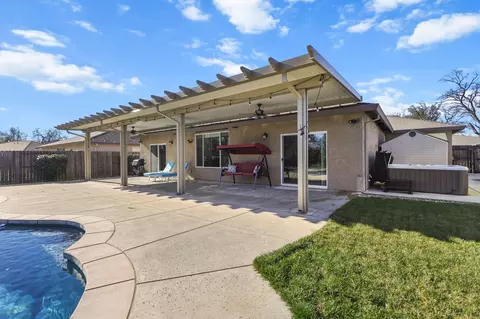 Exterior - 6323 Oxbow St, Redding, CA 96001 photo 6 of 26