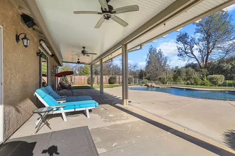 Exterior - 6323 Oxbow St, Redding, CA 96001 photo 5 of 26
