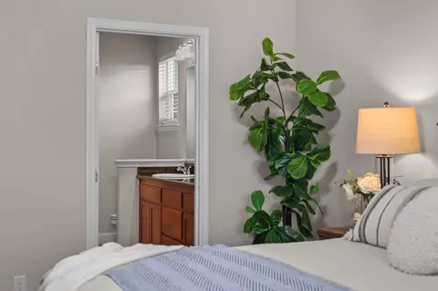 Bedroom - 6323 Oxbow St, Redding, CA 96001 photo 6 of 7