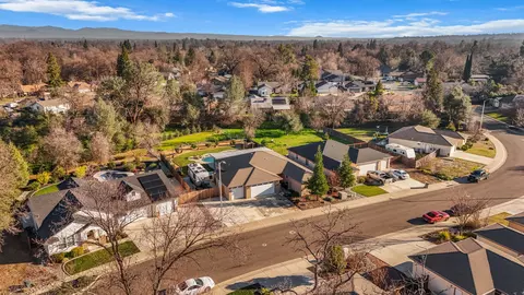 View/Area - 6323 Oxbow St, Redding, CA 96001 photo 5 of 6