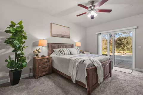 Bedroom - 6323 Oxbow St, Redding, CA 96001 photo 1 of 7