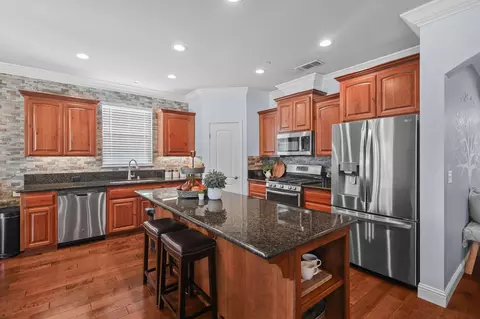 Kitchen - 6323 Oxbow St, Redding, CA 96001 photo 4 of 5