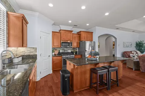 Kitchen - 6323 Oxbow St, Redding, CA 96001 photo 2 of 5