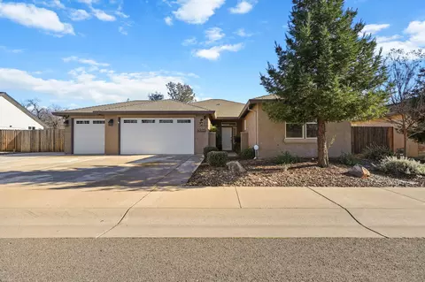 Exterior - 6323 Oxbow St, Redding, CA 96001 photo 14 of 26